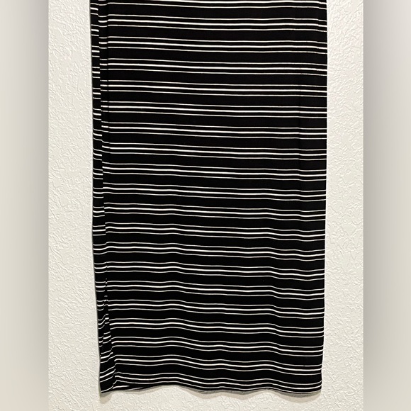 BILLABONG Sexy Black & White Striped Scoop Neck BodyCon Maxi Dress Size 1 - Picture 3 of 9